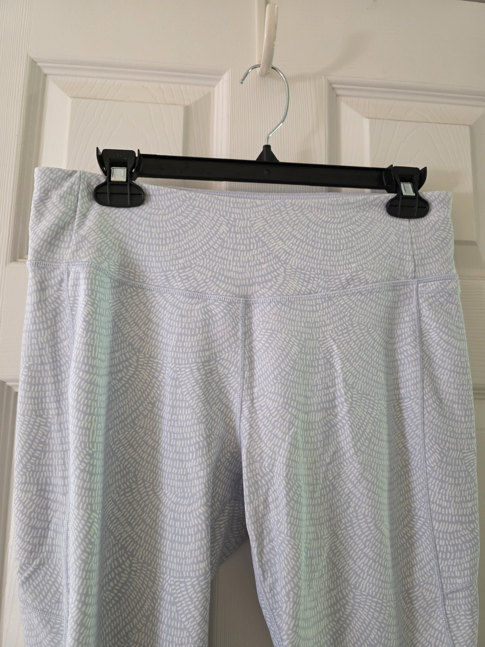 CALIA by Carrie Underwood Light Gray Patterned Leggings